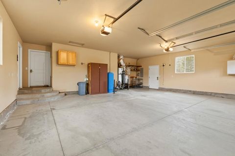 Tiny photo for 12445 Highway 140 E, Klamath Falls, OR 97603 (MLS # 220220516)