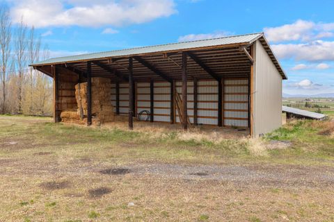 Tiny photo for 12445 Highway 140 E, Klamath Falls, OR 97603 (MLS # 220220516)