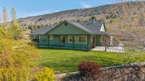 Tiny photo for 12445 Highway 140 E, Klamath Falls, OR 97603 (MLS # 220220516)