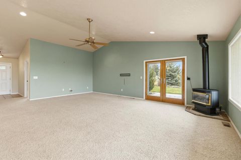 Tiny photo for 12445 Highway 140 E, Klamath Falls, OR 97603 (MLS # 220220516)
