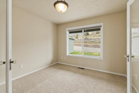 Tiny photo for 12445 Highway 140 E, Klamath Falls, OR 97603 (MLS # 220220516)