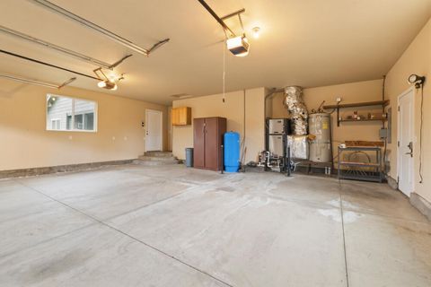 Tiny photo for 12445 Highway 140 E, Klamath Falls, OR 97603 (MLS # 220220516)