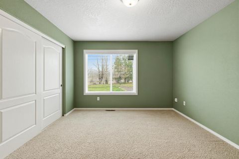 Tiny photo for 12445 Highway 140 E, Klamath Falls, OR 97603 (MLS # 220220516)