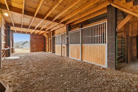 Tiny photo for 12445 Highway 140 E, Klamath Falls, OR 97603 (MLS # 220220516)