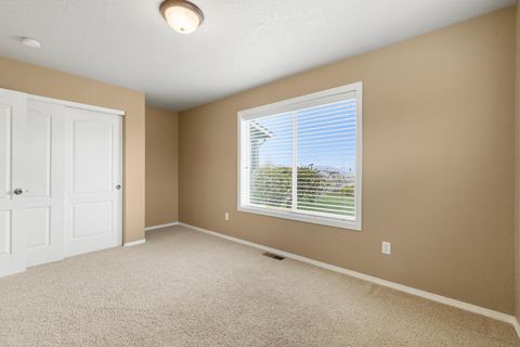 Tiny photo for 12445 Highway 140 E, Klamath Falls, OR 97603 (MLS # 220220516)