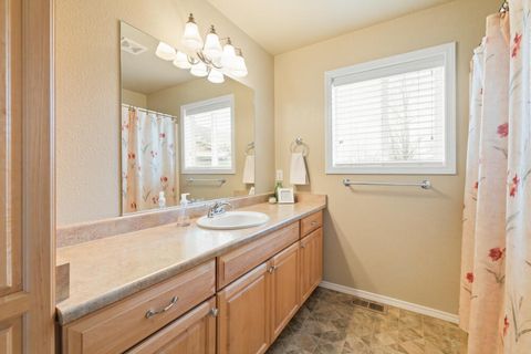 Tiny photo for 12445 Highway 140 E, Klamath Falls, OR 97603 (MLS # 220220516)