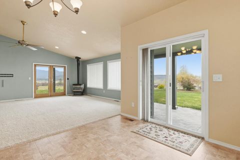 Tiny photo for 12445 Highway 140 E, Klamath Falls, OR 97603 (MLS # 220220516)