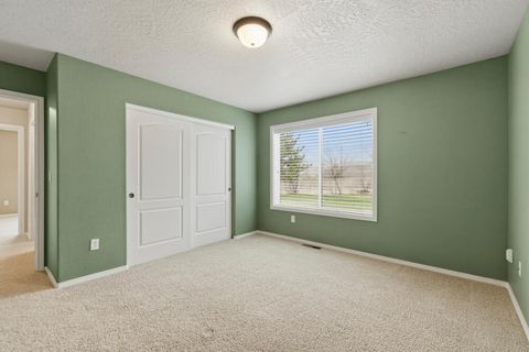 Tiny photo for 12445 Highway 140 E, Klamath Falls, OR 97603 (MLS # 220220516)