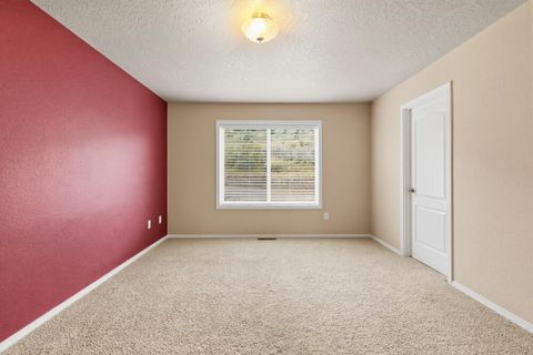 Tiny photo for 12445 Highway 140 E, Klamath Falls, OR 97603 (MLS # 220220516)
