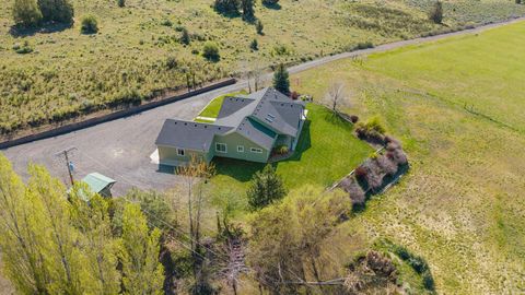 Tiny photo for 12445 Highway 140 E, Klamath Falls, OR 97603 (MLS # 220220516)