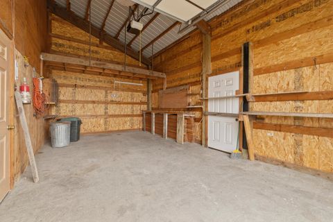 Tiny photo for 12445 Highway 140 E, Klamath Falls, OR 97603 (MLS # 220220516)