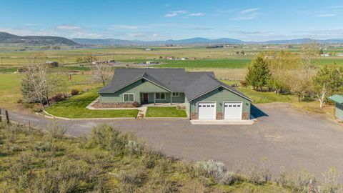 Tiny photo for 12445 Highway 140 E, Klamath Falls, OR 97603 (MLS # 220220516)