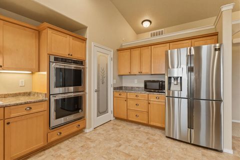 Tiny photo for 12445 Highway 140 E, Klamath Falls, OR 97603 (MLS # 220220516)