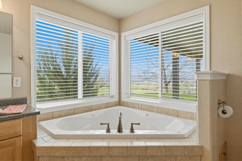 Tiny photo for 12445 Highway 140 E, Klamath Falls, OR 97603 (MLS # 220220516)