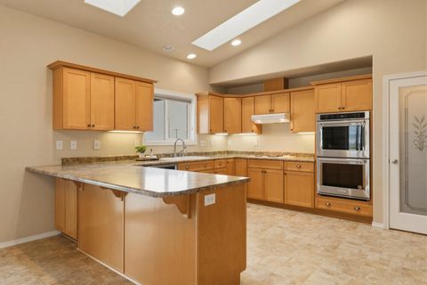 Tiny photo for 12445 Highway 140 E, Klamath Falls, OR 97603 (MLS # 220220516)