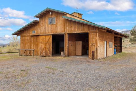 Tiny photo for 12445 Highway 140 E, Klamath Falls, OR 97603 (MLS # 220220516)