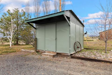 Tiny photo for 12445 Highway 140 E, Klamath Falls, OR 97603 (MLS # 220220516)