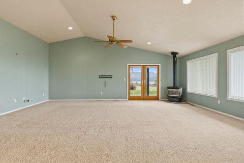 Tiny photo for 12445 Highway 140 E, Klamath Falls, OR 97603 (MLS # 220220516)