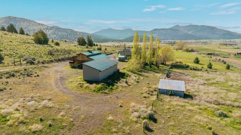 Tiny photo for 12445 Highway 140 E, Klamath Falls, OR 97603 (MLS # 220220516)