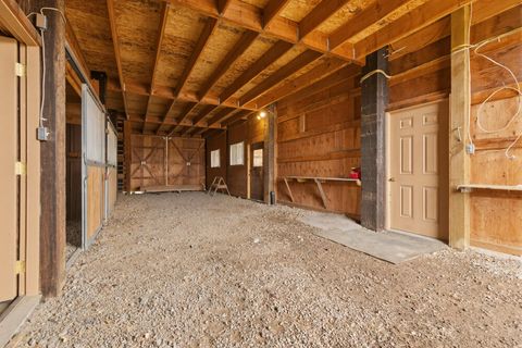 Tiny photo for 12445 Highway 140 E, Klamath Falls, OR 97603 (MLS # 220220516)