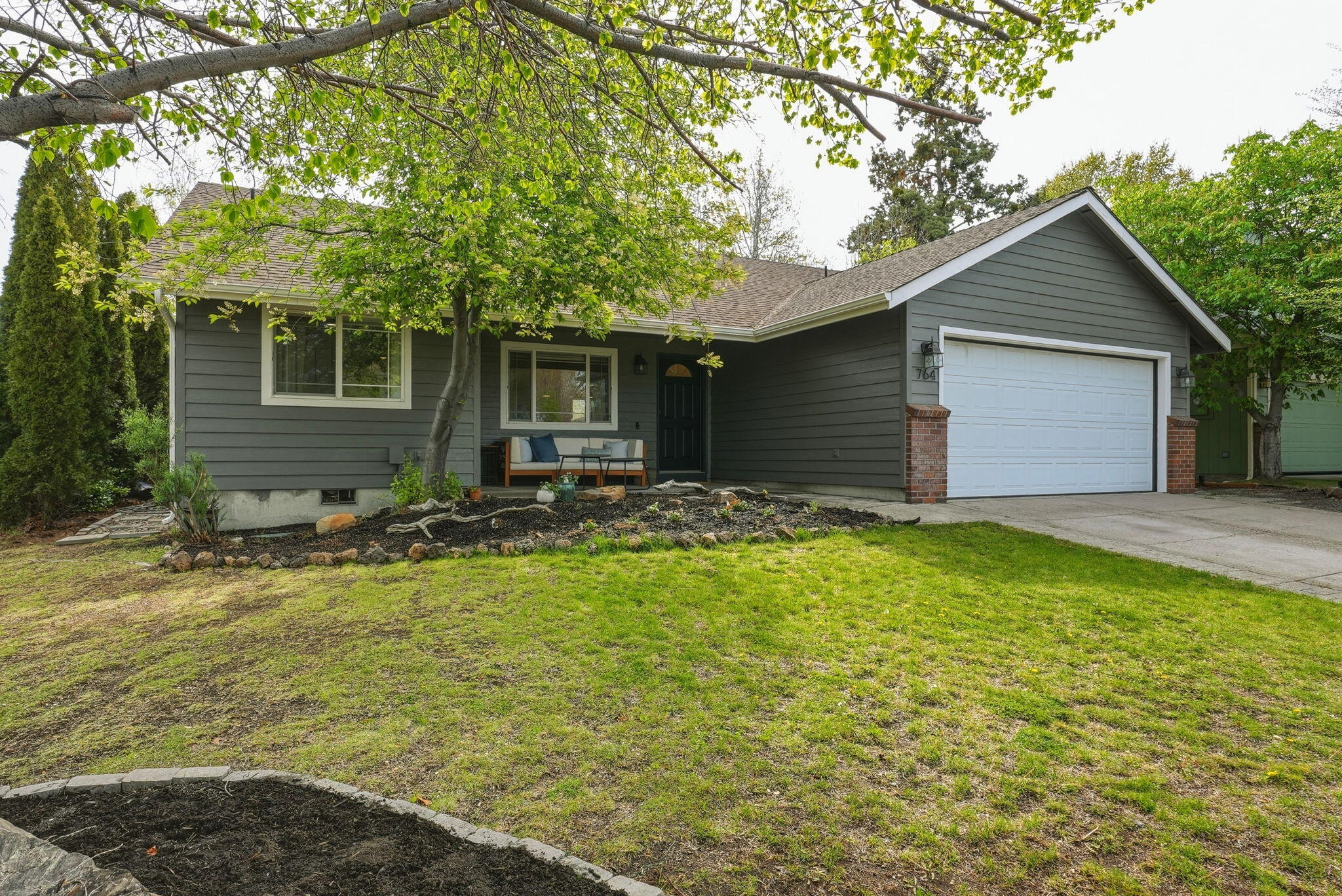 764 NE Tierra Road