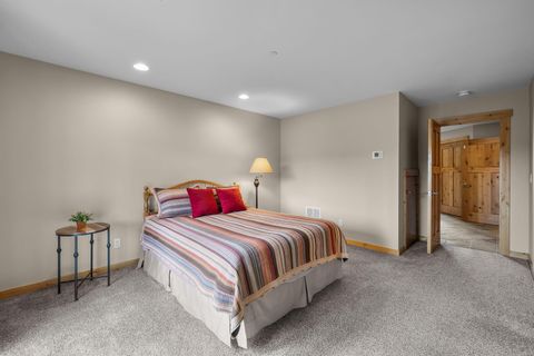 Tiny photo for 601 SW Otter Way, Bend, OR 97702 (MLS # 220219621)