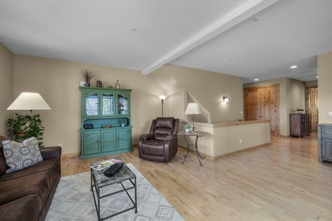 Tiny photo for 601 SW Otter Way, Bend, OR 97702 (MLS # 220219621)