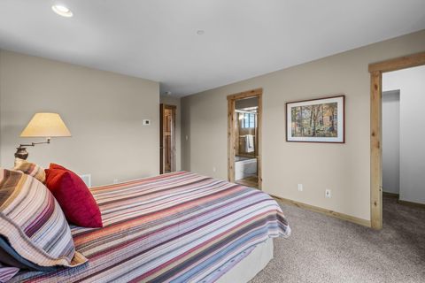Tiny photo for 601 SW Otter Way, Bend, OR 97702 (MLS # 220219621)