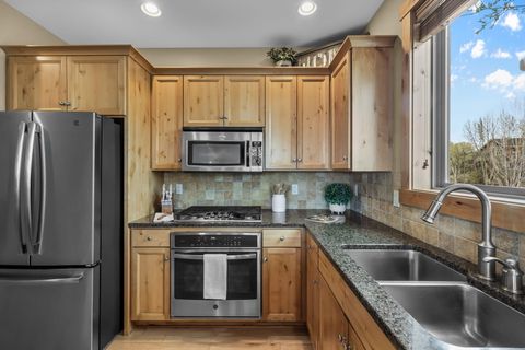 Tiny photo for 601 SW Otter Way, Bend, OR 97702 (MLS # 220219621)