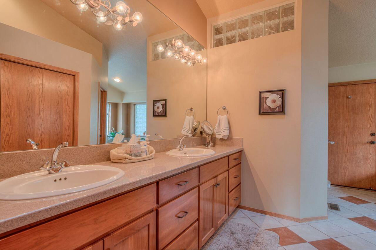 Fairway Point Villag - Residential