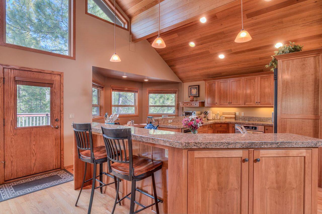 Fairway Point Villag - Residential