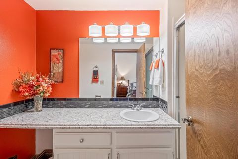 Tiny photo for 57339 Mountain View Lane #5, Sunriver, OR 97707 (MLS # 220221544)