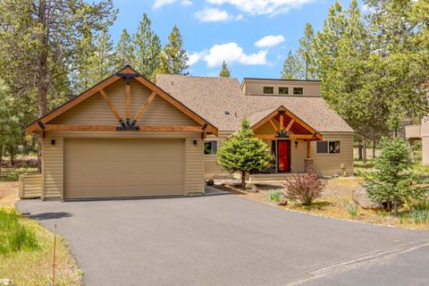 Photo of 57339 Mountain View Lane #5, Sunriver, OR 97707 (MLS # 220221544)