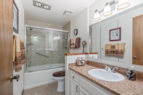 Tiny photo for 57339 Mountain View Lane #5, Sunriver, OR 97707 (MLS # 220221544)