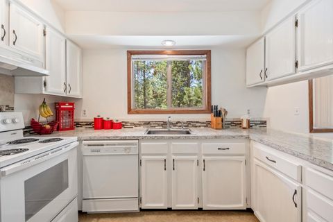 Tiny photo for 57339 Mountain View Lane #5, Sunriver, OR 97707 (MLS # 220221544)