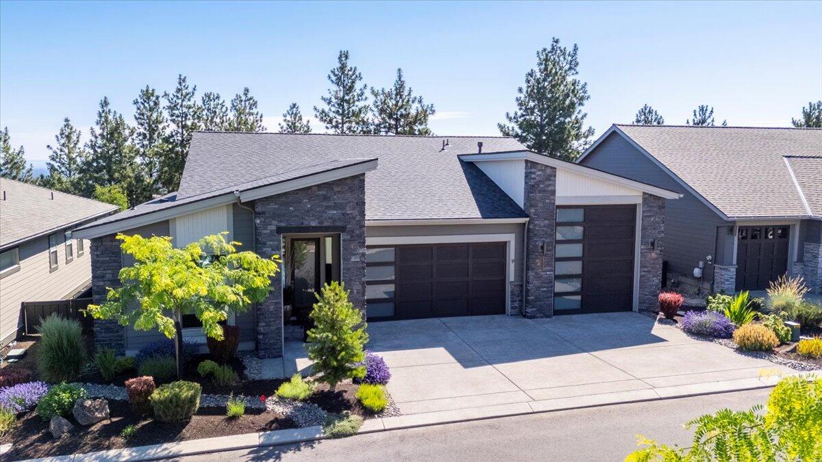 3124 NW Hidden Ridge Drive