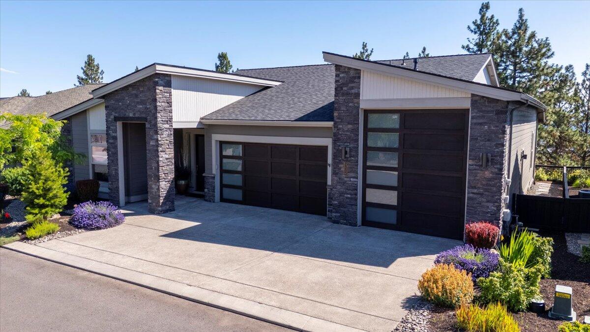 3124 NW Hidden Ridge Drive