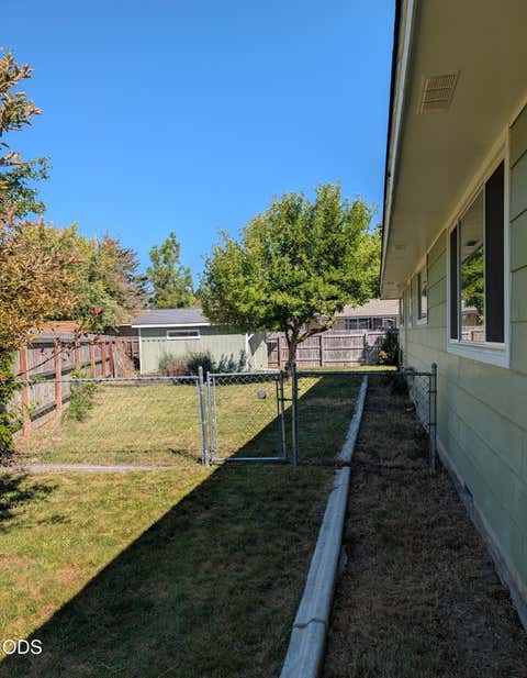 Tiny photo for 3628 Coronado Way, Klamath Falls, OR 97603 (MLS # 220224846)
