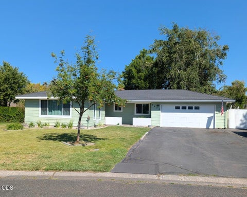 Photo of 3628 Coronado Way, Klamath Falls, OR 97603 (MLS # 220224846)