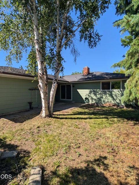 Tiny photo for 3628 Coronado Way, Klamath Falls, OR 97603 (MLS # 220224846)