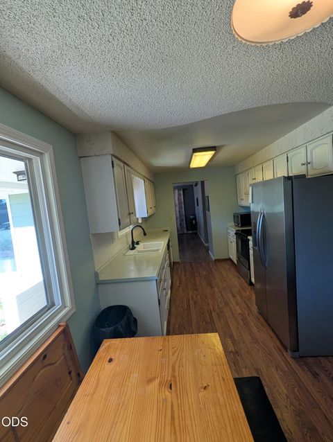 Tiny photo for 3628 Coronado Way, Klamath Falls, OR 97603 (MLS # 220224846)