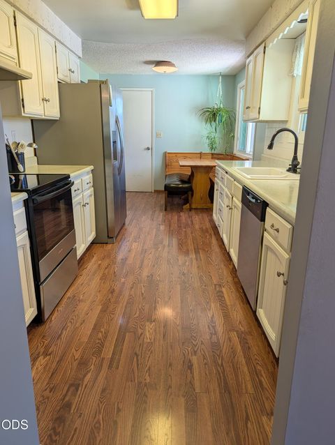 Tiny photo for 3628 Coronado Way, Klamath Falls, OR 97603 (MLS # 220224846)