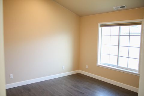 Tiny photo for 237 Willow Way, Talent, OR 97540 (MLS # 220212578)