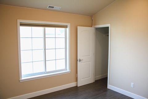 Tiny photo for 237 Willow Way, Talent, OR 97540 (MLS # 220212578)