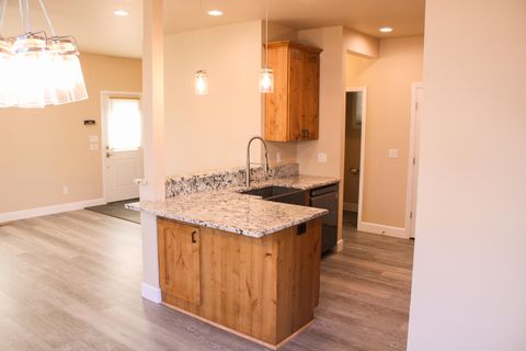 Tiny photo for 237 Willow Way, Talent, OR 97540 (MLS # 220212578)