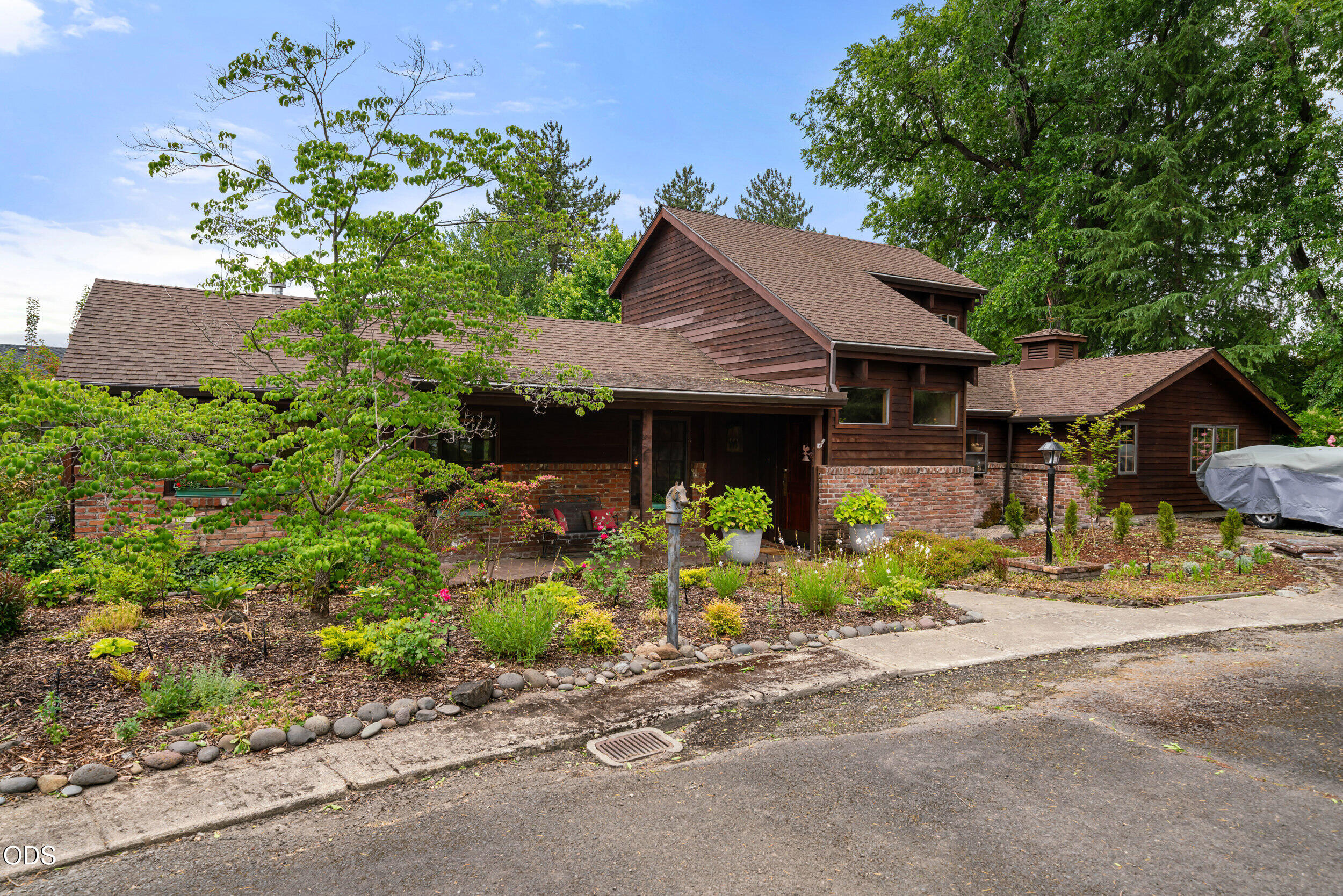 Photo 1 of 36 — 2502 Dellwood, Medford, OR 97504