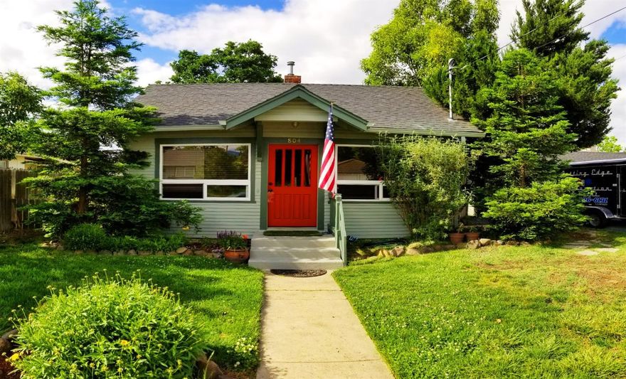 Come see this Cute and Cozy Home located in a great neighborhood. This home is within walking distance to schools, shopping and restaurants. This great home offers recent updates, including a 2nd bedroom, an updated bathroom, new carpet, new paint and a newer roof. You will be sure to enjoy the quaint yard and mature landscaping of this lovely home. You don't want to miss this opportunity, come see this Great Home Today!!!