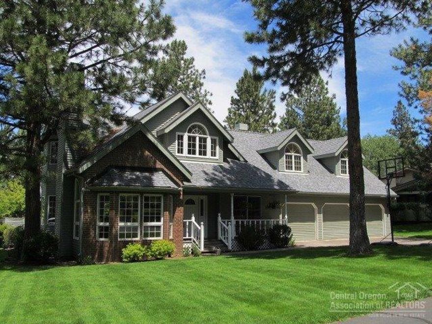 Traditional Charm! Located in desirable Mtn High, this lovely features 3586SF, 3 bedrooms, 2.5 baths, island kitchen, breakfast nook, formal living & dining rooms, family room, bonus room, office/den, master bed w/ gas fireplace & private balcony, vaulted ceilings, hardwood flooring, window seats, built-ins, raised panel wainscoting, stair case w/ wood banister & moldings, newer roof, central AC, new paint, carpet/hardwoods, new front/back Trex decking. You won't find a better value anywhere in Bend!