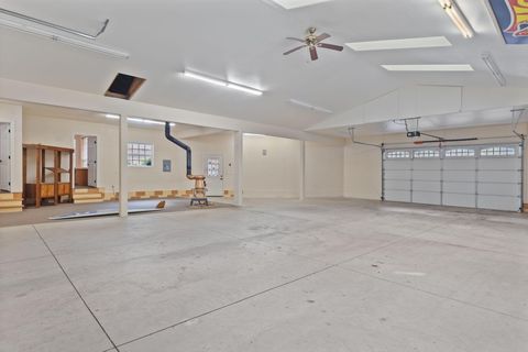 Tiny photo for 337 Daleo Drive, Grants Pass, OR 97527 (MLS # 220213231)