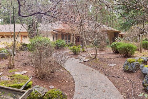 Tiny photo for 337 Daleo Drive, Grants Pass, OR 97527 (MLS # 220213231)